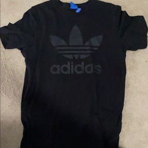 black addis’s t-shirt